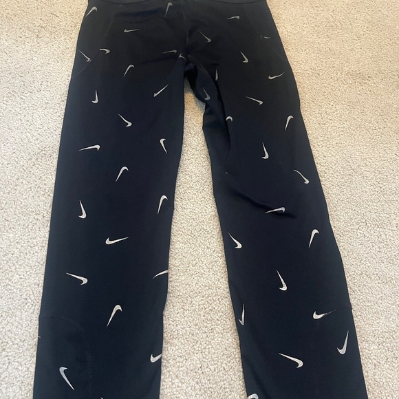 Women’s Nike pro leggings - Picture 2 of 2